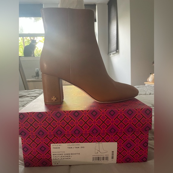 Tory Burch Brooke 70 MM Brown Calf Leather Booties size 7.5 Booted Ankle Heels
